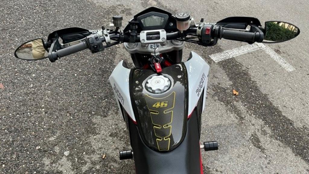 Ducati 1100 HYPERMOTARD 